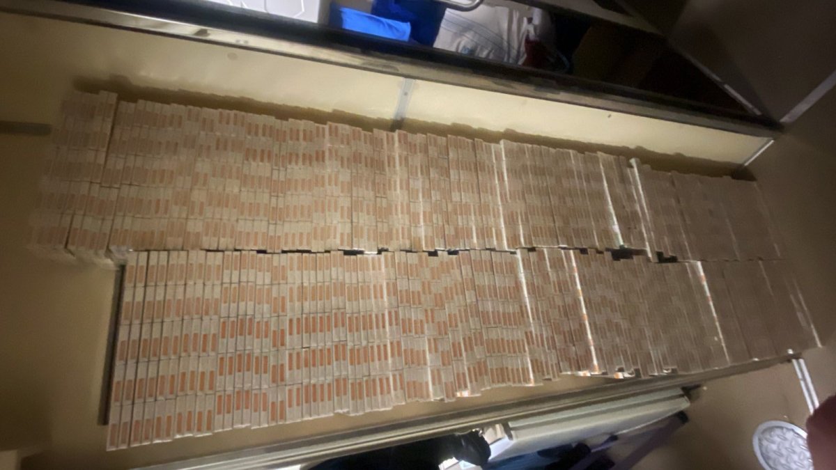 У поїзді до Польщі службовий собака винюхав контрабанду в купе провідника